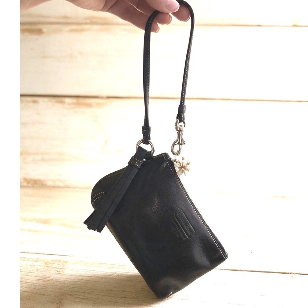 Coach Wristlet Women Pouch Black Leather Classic Minimalist Flower Charm Vintage
